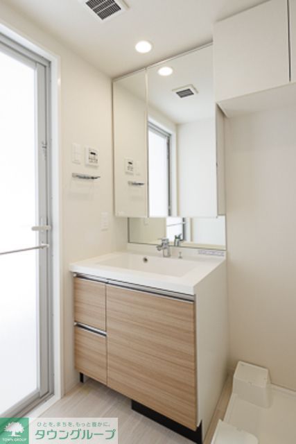 洗面設備　※写真は同タイプ住戸です。