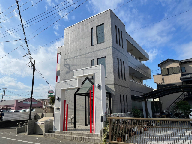 建物外観　駅徒歩５分