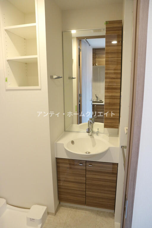 洗面設備　同タイプ別階部屋写真