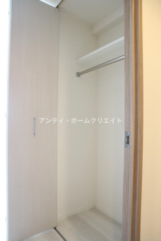 収納　同タイプ別階部屋写真