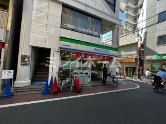 コンビニ　ファミリーマート 大田梅屋敷店（コンビニ）まで191m