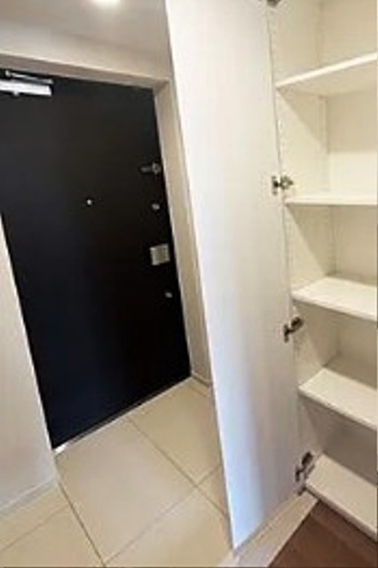 玄関　別部屋同仕様タイプ