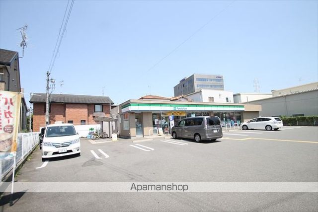 コンビニ　ファミリーマート（コンビニ）まで1103m