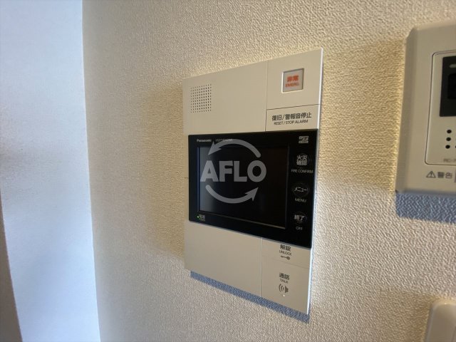 セキュリティ　セイル淀屋橋　TVモニター付きインターホン