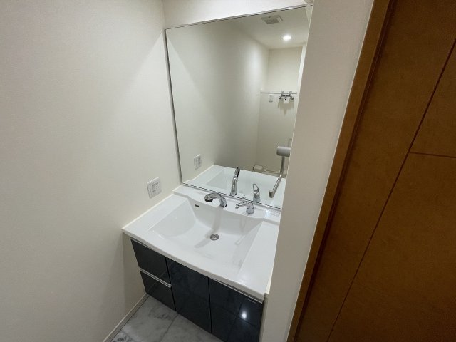 洗面設備　コンパクトで使いやすい洗面所