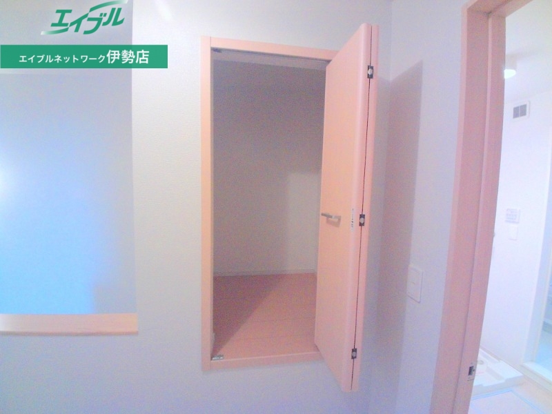 収納　同型参考写真