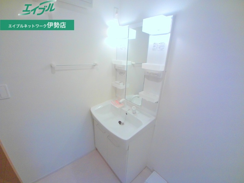 洗面設備　同型参考写真