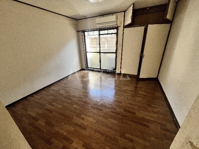 メゾン加後の居間写真