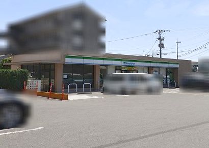 ホームセンター　ファミリーマート高知大津バイパス店（ホームセンター）まで712m
