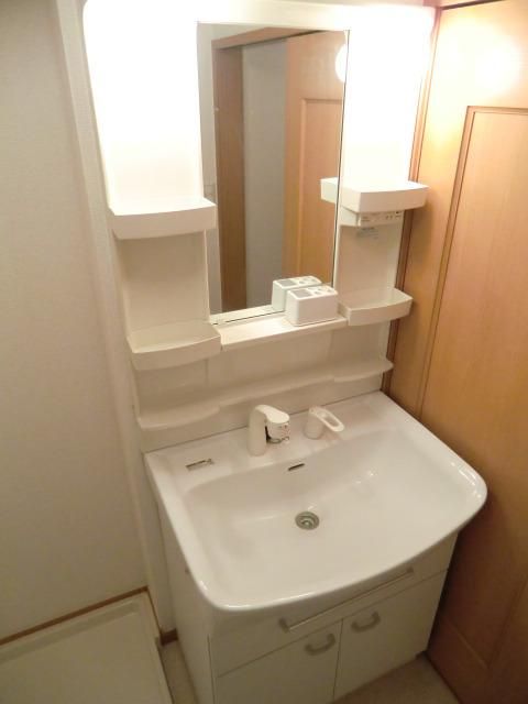 洗面設備　忙しい朝に嬉しいシャンプードレッサー