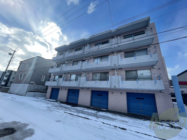 建物外観　札幌市北区北二十七条西「ＬＥＥＳＰＡＣＥ北２７条」