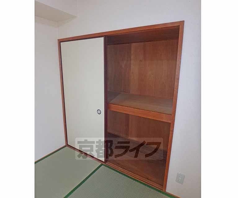 収納　４．５帖和室の押入収納です。
