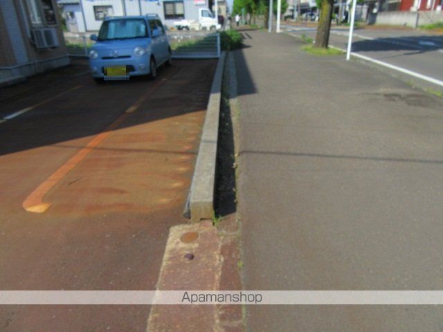 その他　前面道路（その他）まで0m