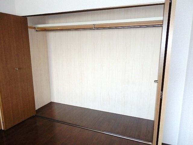 収納　※同建物同タイプ間取り参考写真　現況優先