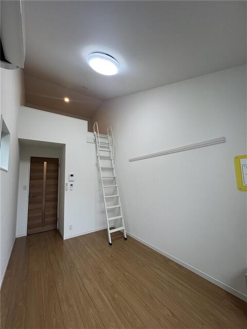 居室・リビング　写真は別部屋のもの（参考）