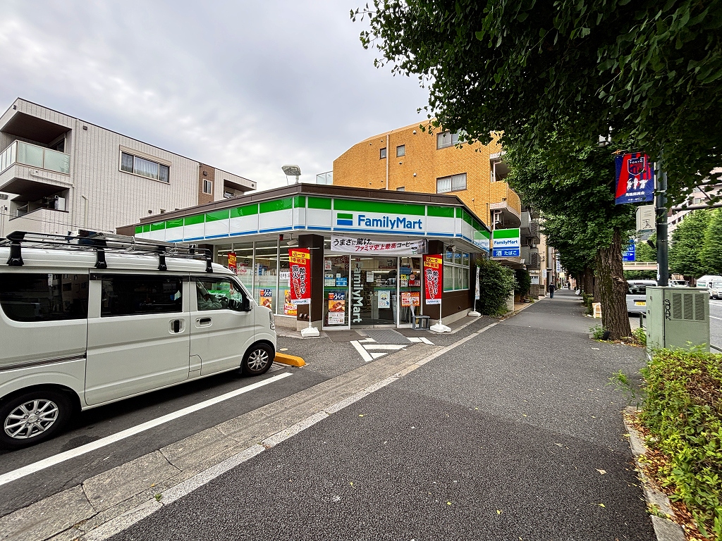 コンビニ　ファミリーマート高円寺南三丁目店（コンビニ）まで102m