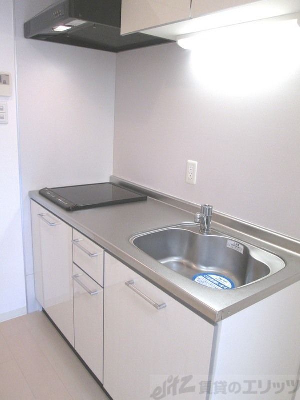 セレニテ新大阪弐番館のキッチン写真
