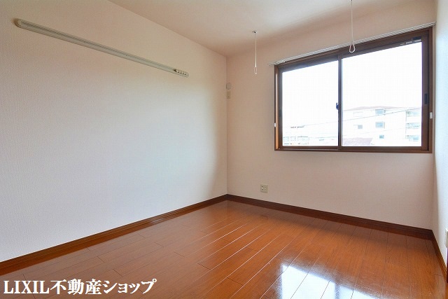 その他　５帖の洋室です。