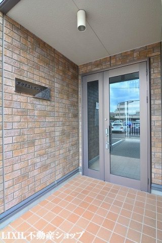 エントランス　オートロック付のエントランスです。