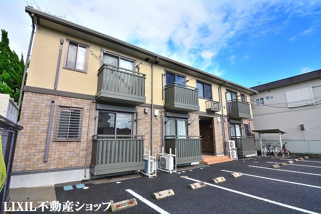建物外観　吉川市でのお部屋探しは、地元の当社にお任せ下さい！