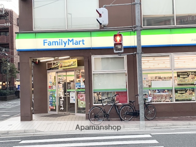 コンビニ　ファミリーマート（コンビニ）まで893m