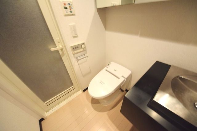 都営浅草線 西馬込駅 徒歩7分 5階建 築22年のトイレ写真