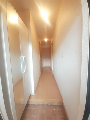 玄関　落ち着いた玄関です