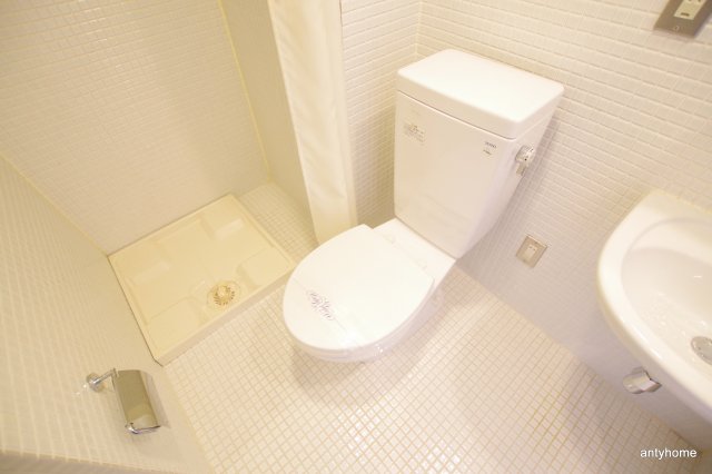 地下鉄堺筋線 北浜駅 徒歩5分 10階建 築19年のトイレ写真