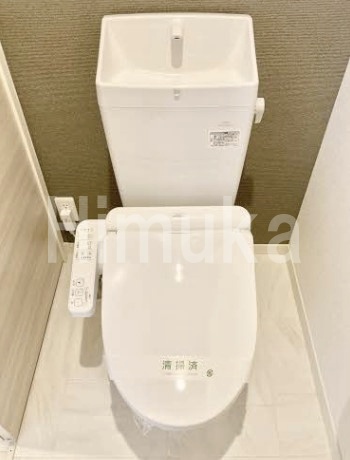 岡山電軌清輝橋線 清輝橋駅 徒歩9分 3階建 築8年のトイレ写真