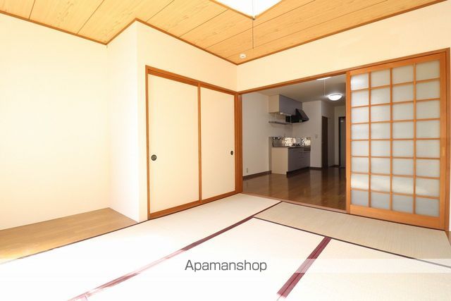 コーポ山美の居間写真