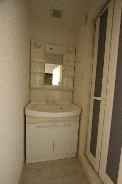 洗面設備　同物件別号室のものです。