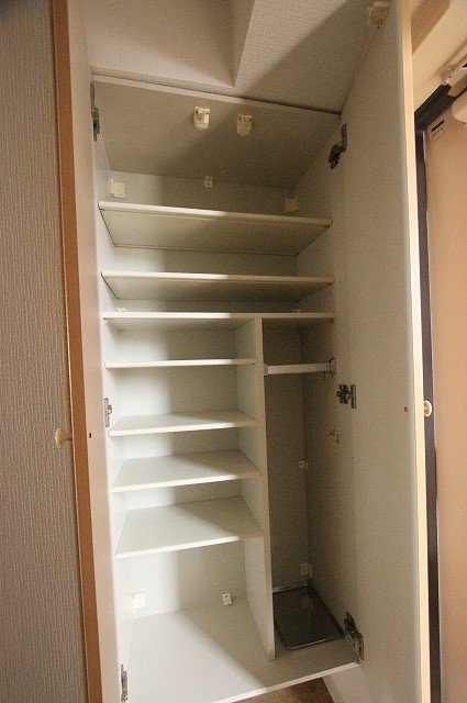 収納　同物件別号室のものです。