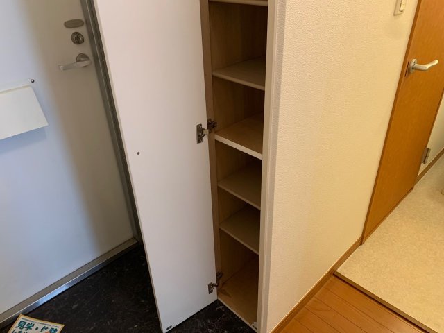 玄関　シューズボックス