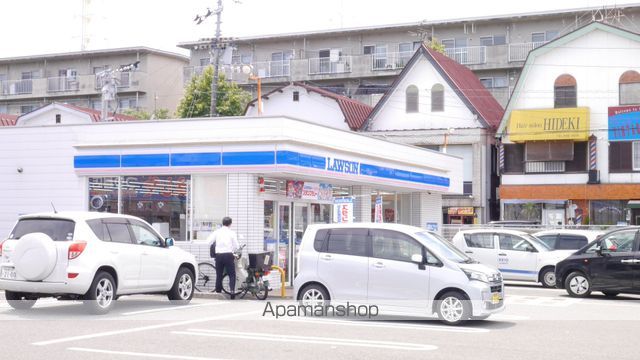 コンビニ　ローソン高知高須店（コンビニ）まで273m
