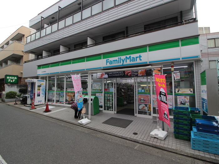 コンビニ　ファミリーマート祐天寺駅前店（コンビニ）まで300m