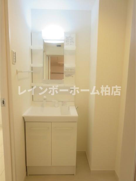 洗面設備　洗髪洗面化粧台です