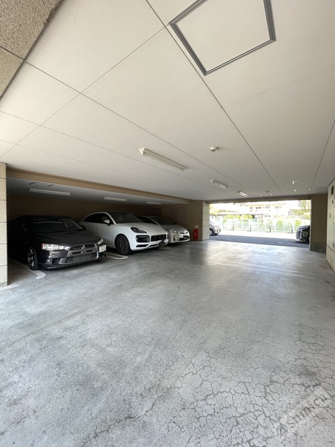 駐車場　駐車場もひろびろ完備♪