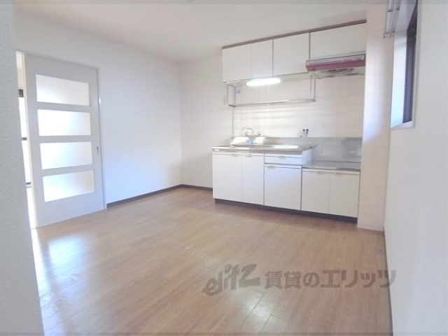 上阿達谷口マンションの居間写真