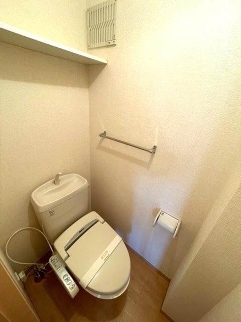 トイレ　温水洗浄暖房便座付き