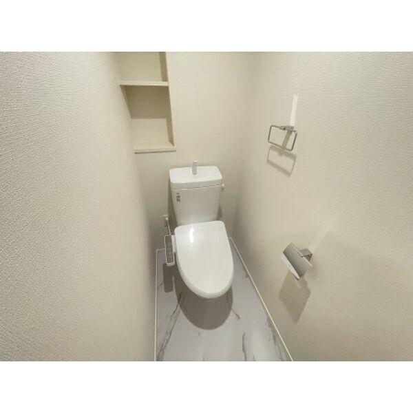 ＪＲ鹿児島本線 箱崎駅 徒歩10分 3階建 築1年のトイレ写真