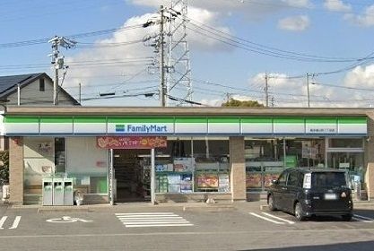 コンビニ　ファミリーマート本郷店（コンビニ）まで500m
