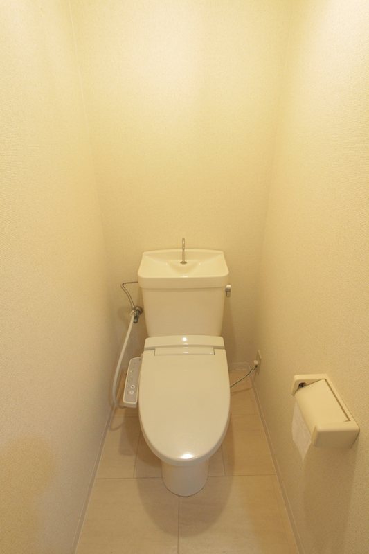 東京メトロ東西線 原木中山駅 徒歩5分 7階建 築33年のトイレ写真