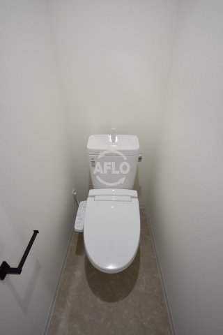 地下鉄千日前線 今里駅 徒歩5分 9階建 築7年のトイレ写真