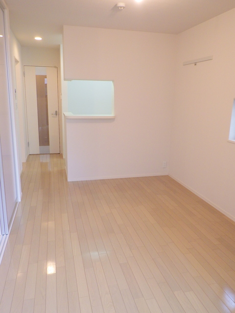 居室・リビング　★明るいフローリングの角部屋です★