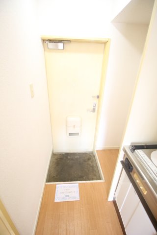ヒルズ北葛西B棟の玄関写真