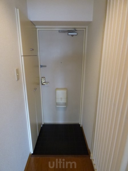 玄関　違うお部屋の写真です。ご参考までに