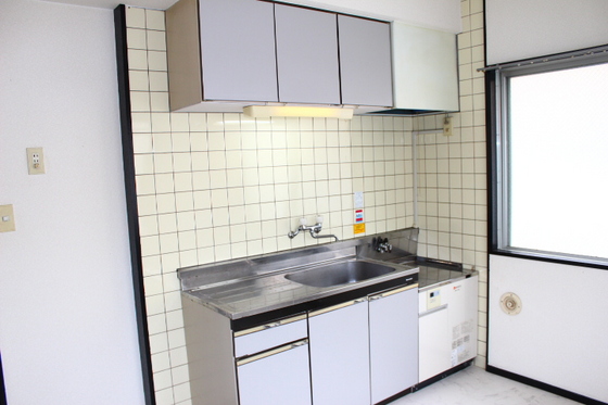 キッチン　他部屋の写真を使用しております。