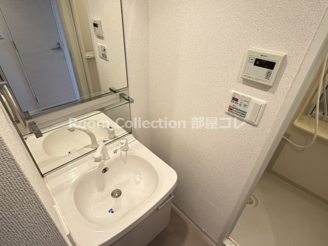 洗面設備　※同物件他部屋写真 反転、色違いの場合有 現況優先