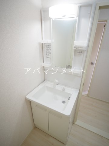 洗面設備　独立洗面台です