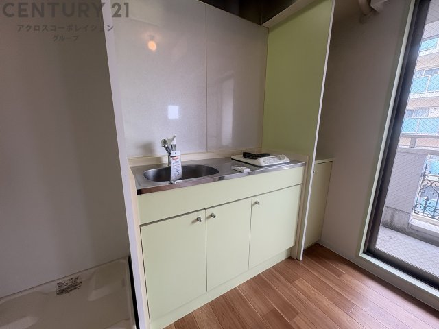 キッチン　壁付けキッチンでスペースを最大限有効活用できます！